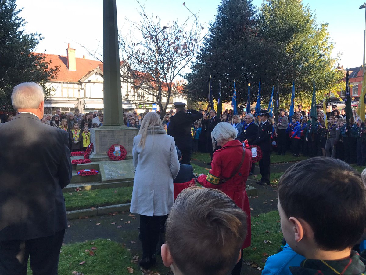 Nothing but pride and privilege in being able to help this WWII veteran showing his respects today. Thank you for allowing me to return the thanks of a nation. A honour to lay the wreath on behalf of <a href="/PoyntonFS/">Poynton Fire Station</a> &amp; <a href="/CheshireFire/">Cheshire Fire and Rescue Service</a> #lestweforget2022