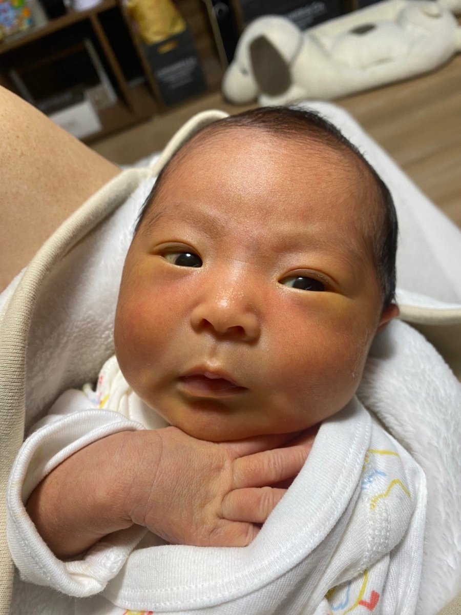 mamincrown820's tweet photo. 2022.11.08 am2:46 2975㌘
長女が産まれました👶🏻💕
加藤 聖梛(せいな)ちゃんです

陣痛中何回もパニックなったけど
たつ君に支えられてやっと可愛い我が子に会えました♡

ちなみに俺は親バカにならん！
って言ってたたつ君が1番親バカに😂🫶 https://t.co/IoNjze7mhu
