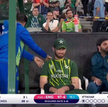 imSaeedAhmed's tweet photo. #EngvsPak #Shaheen #Final 

Don’t cry its just a picture
The picture : 💔 https://t.co/93IxkVxwZX
