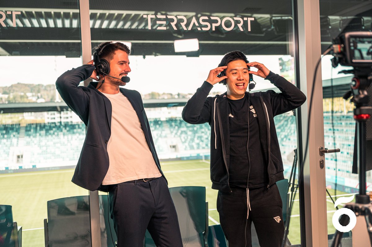 lausanneesports's tweet photo. MERCI POUR LES ÉMOTIONS 🤩
🎙 Au cast @LightningEnki @Arkivana @BenooouSSB @RohanDoge vous ont fait vibrer comme jamais 🤯
🎥 Sans oublier l'équipe à @KitsuneNosaka qui a produit un superbe travail à la régie @Goltica_CH @Jesuisparpaing @blydealt 🥰
#FestiGames 🏟 https://t.co/wLdPJUPDia