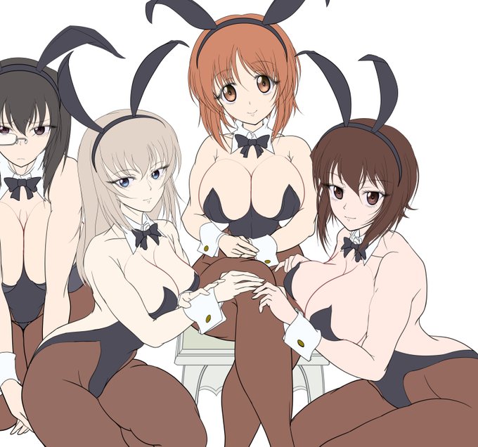 今日の依頼絵進捗チラ見せ〜 (今夜はバニー衣装作画)
某ガルパン合同誌用原稿です。モチベは久々に絶好調なんですが調子に乗りすぎてキャラ増やしすぎて作業量がエライ事になりつつあり締め切り関係に関してちょっと後悔してたり・・ 塗りは予定よりあっさり目にしないと間に合わないかも😱 