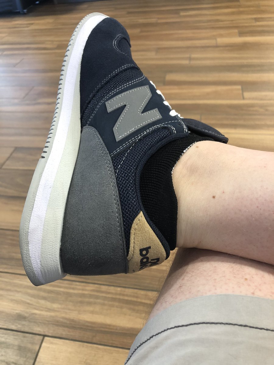 I’m really enjoying this resurgence in popularity of #DadShoes

#sundayvibes #fashion #DontHateThePlayer