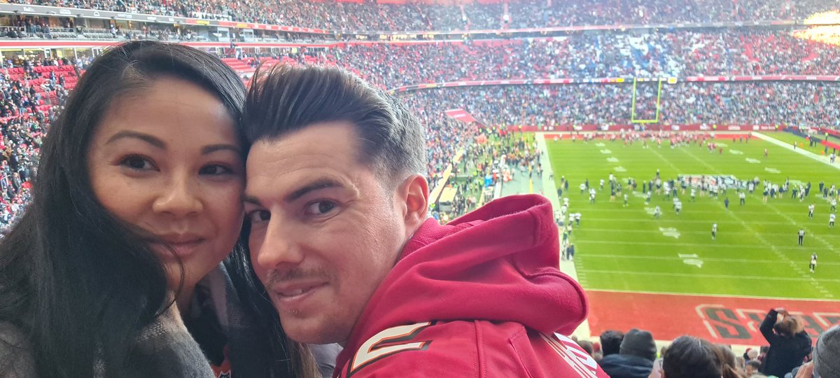 carmen89hy's tweet photo. NFL Munich! We made it! Had to sell a liver to pay resell prices! #allianzarena #cyberport #cyberportde https://t.co/heo8iwnh8U