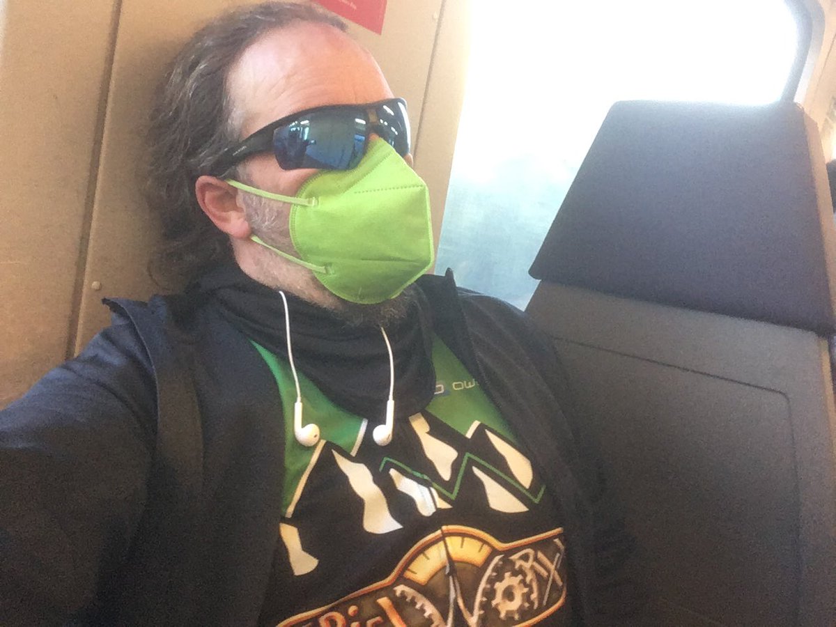 tootles42's tweet photo. Angenehmes mit angenehmem verbinden ... nach 4 Tagen Spielen in Lauterbach einfach mal aufs Rad 🚴#stromlos ... denn #ichspielegrün 😉🤘 #thinkgreen https://t.co/hOEGRddL6v