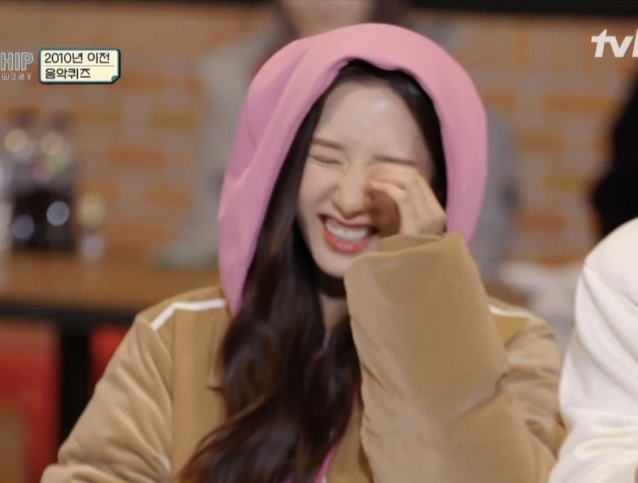 exseolbo's tweet image. bona and her pink hood ;(