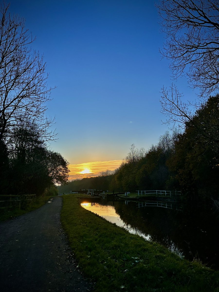 Sunday Sunset Stroll 😍