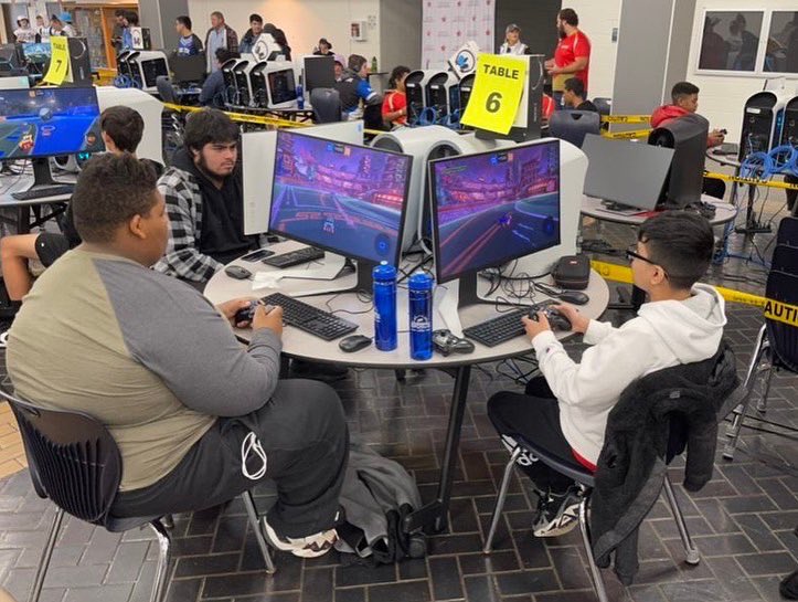 FWISD_CTE's tweet image. Three @fortworthisd #eSports teams competed at the 2nd annual #GCISDRocketLeague22. Teams from @SouthHillsTX, @SouthwestFWISD and @PaschalFWISD competed against over 60 teams over the weekend!
#rocketleague
#cteworks
