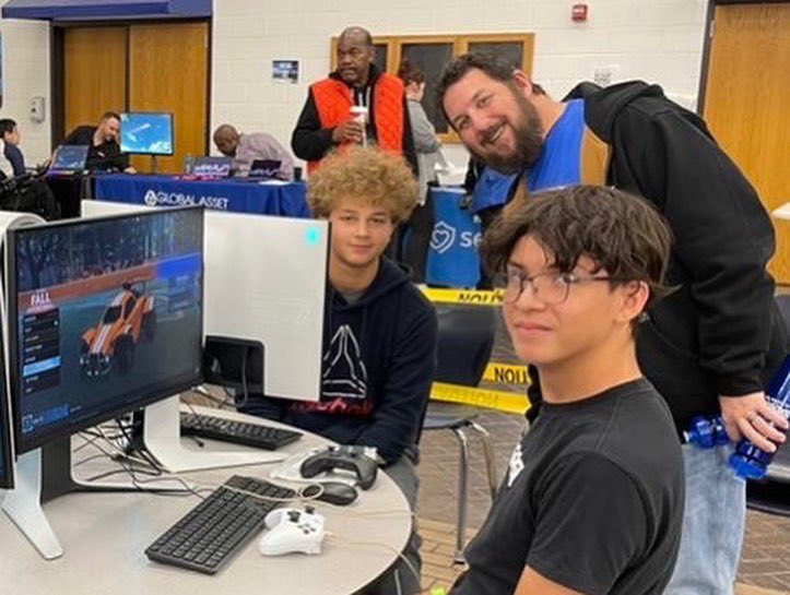 FWISD_CTE's tweet image. Three @fortworthisd #eSports teams competed at the 2nd annual #GCISDRocketLeague22. Teams from @SouthHillsTX, @SouthwestFWISD and @PaschalFWISD competed against over 60 teams over the weekend!
#rocketleague
#cteworks