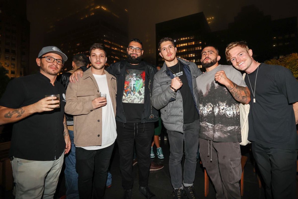 UFC281 Paradigm Sports Mixer 
<a href="/RodrigoLorenzoL/">Rodrigo Lorenzo</a> <a href="/APERGerryG/">Gerasimos Galiatsatos</a> <a href="/ParadigmSports/">Paradigm Sports</a> <a href="/MintPS/">MintPS</a> <a href="/LewisRichie/">Richie Lewis</a> <a href="/CutzConnect/">CutzConnect</a>