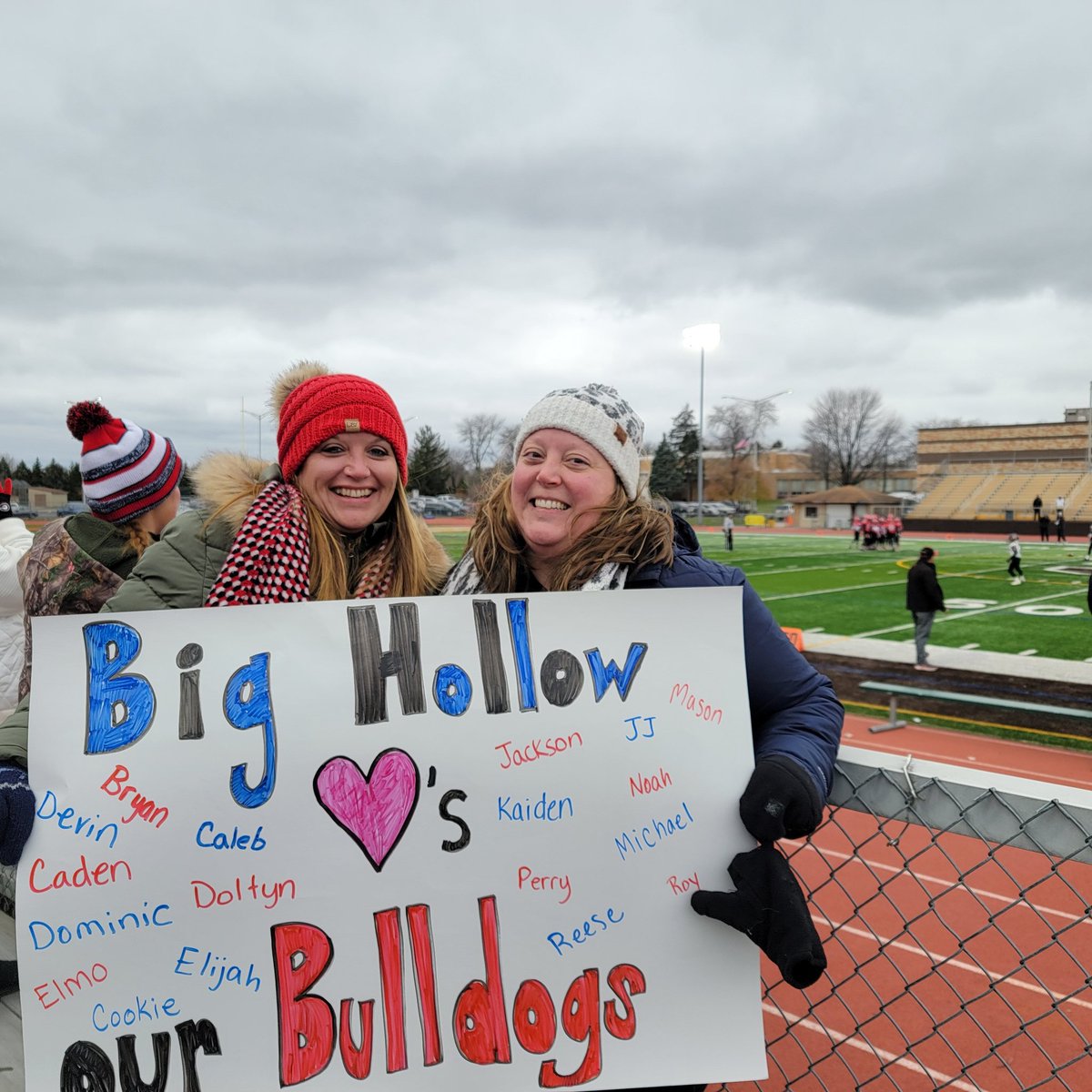 MrsZep1's tweet photo. We loved watching our students play at their Superbowl game! It was fun, fan-filled, and freezing. Go Bulldogs!  #DZtheOGS https://t.co/ddMoSHWqB2