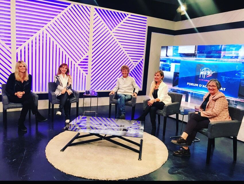 PlusvaluaDones's tweet photo. 📻#PlusvàluaDones con #FORUMCULTURAL D’ACTUALITAT a @etvllobregat✅
📌Des de @etvllobregat
📆 Dc. 09/11
🖥️ A Youtube: https://t.co/PaemflX72M
🔝@sandragranado i Cristina Bundó
🎙️Amb @mireiadelpozo, @ayrinpons i el anfitrió @josepponsimatge

👉By @MireiadelPozo y @JosepPonsImatge https://t.co/s1L3hErNp0