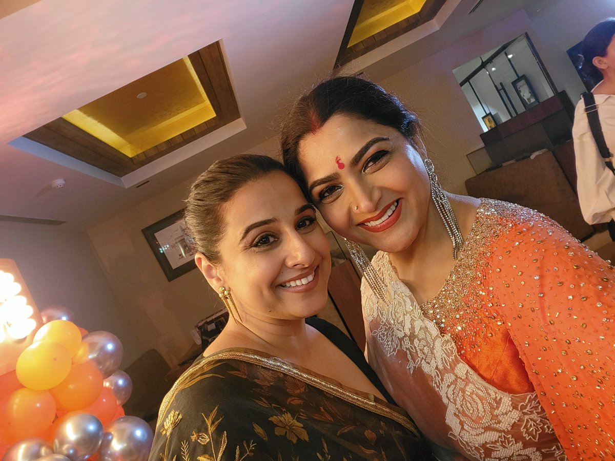 khushsundar's tweet photo. #80Reunion2022 ❤️❤️❤️❤️ https://t.co/SMCsZepBzG