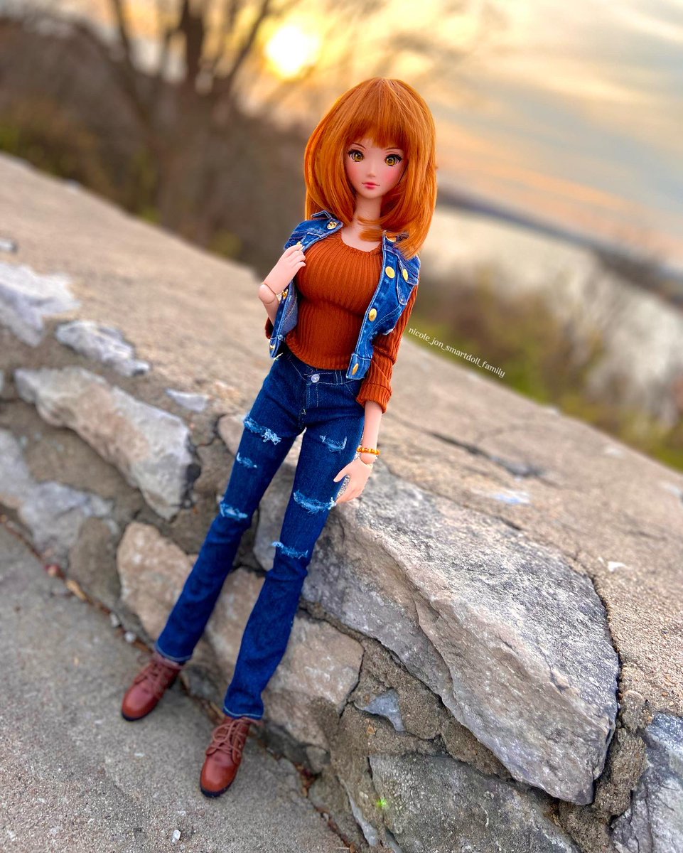 NicoleSmartdoll's tweet photo. ๐๐ผAlvie enjoys the beautiful ๐
sunset and the nice weather before it gets too cold. We hope everyone has an excellent day๐
#smartdoll #smartdollknowledge @dannychoo #dannychoosmartdoll #culturejapan #smartdolllife #smartdollphotography #smartdollphoto #dollphoto #vinyldoll https://t.co/HyZfNFhD7p