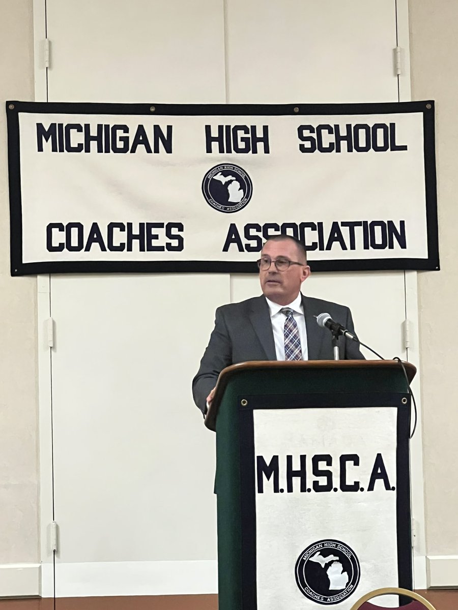 MrsKellySLP's tweet photo. I couldn’t be more proud of my dad for everything he has done, and continues to do, for Michigan high school athletics. Congratulations for being recognized as Athletic Director of the year for the MHSCA. @Lakewood_Mi_AD https://t.co/zV6UphPXtg