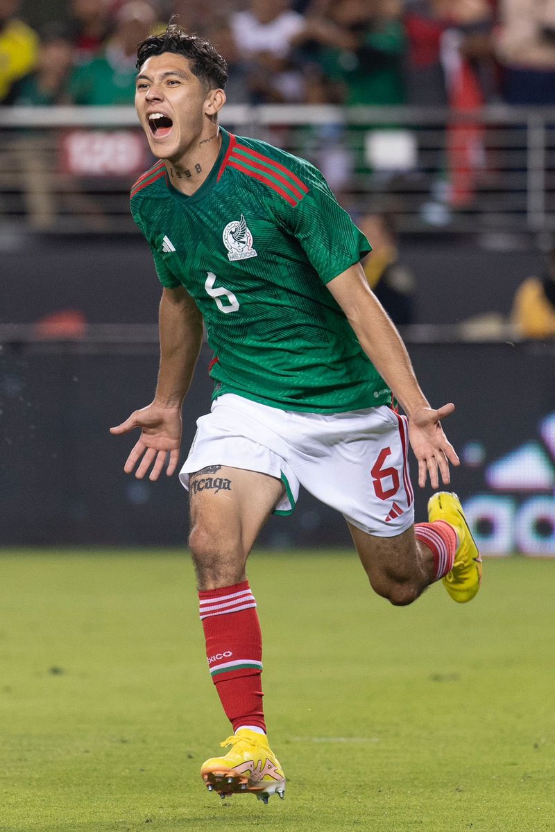 miseleccionmx's tweet photo. ¡GOOOOOOL! ⚽️ 🇲🇽
@Arteaga_Gera aparece en el marcador y pone el 0-2 en el duelo entre @rscanderlecht y @KRCGenkofficial en la liga de 🇧🇪. 

#ConvocadosMX | #FMFporNuestroFútbol https://t.co/MGEOtWok2L