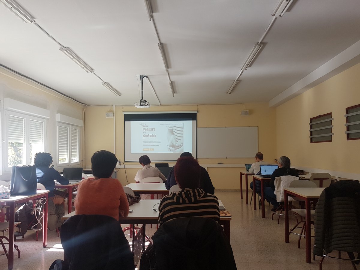 Cuarta sesión de formación #CompDigEdu. Nos trasladamos a nuestra sede en Vallecas <a href="/eoivallecas/">EOI VALLECAS</a> para hablar de aulas virtuales, uso de aplicaciones ¡y muchas cosas más! #eoi #formaciónprofesorado #plandigitaldecentro