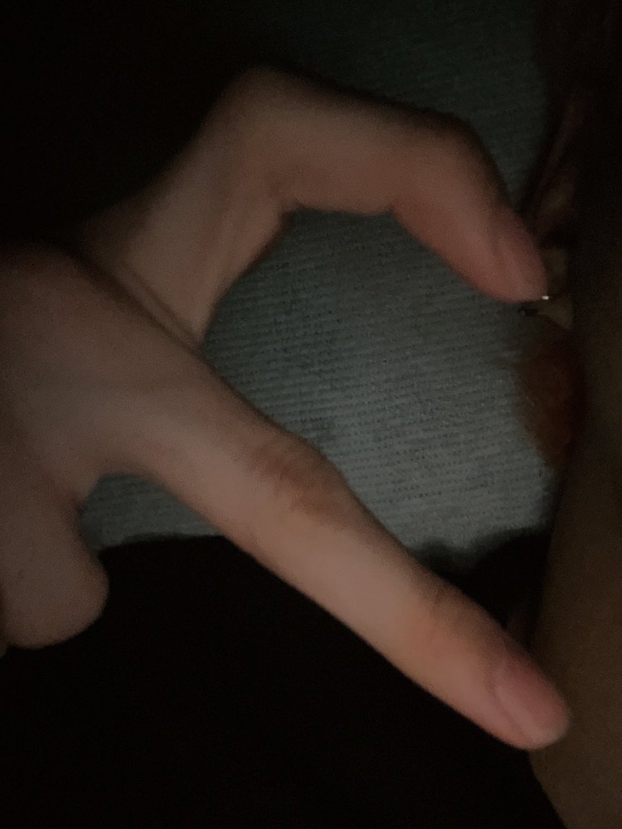 0611bbl's tweet image. 221114 💭 12:11am

: you worked hard today
: i’m going to sleep now
: good night💜