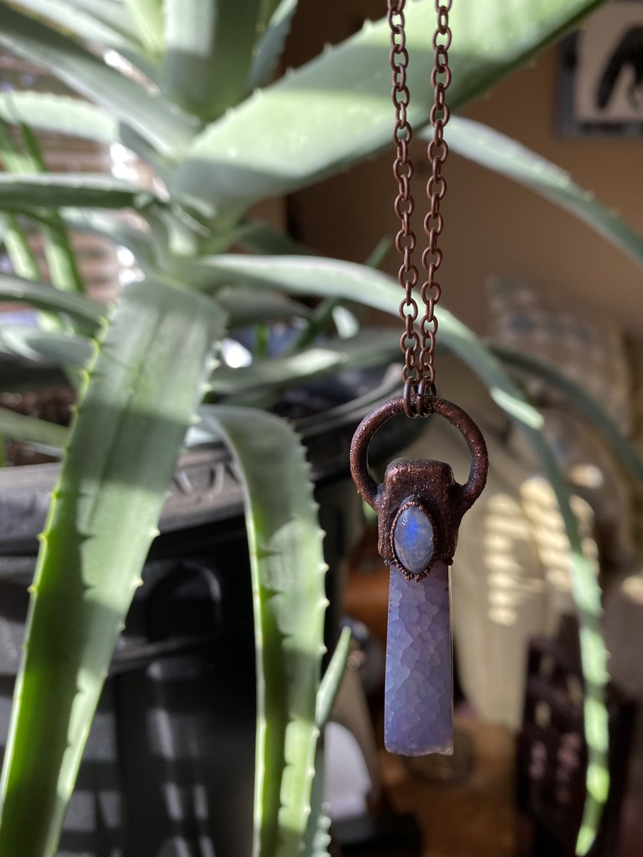 coppergems4u's tweet image. Looking for a unique jewelry gift? Go here ➡️etsy.com/ca/shop/Prairi… #copperelectroformed
#copperpendant 
#crystalpendant
#crystalnecklace
#bohostyle
#gothic
#witchyjewelry 
#crystals
#electroformedjewelry
#handmadebyme
#beyourownboss #Calgary