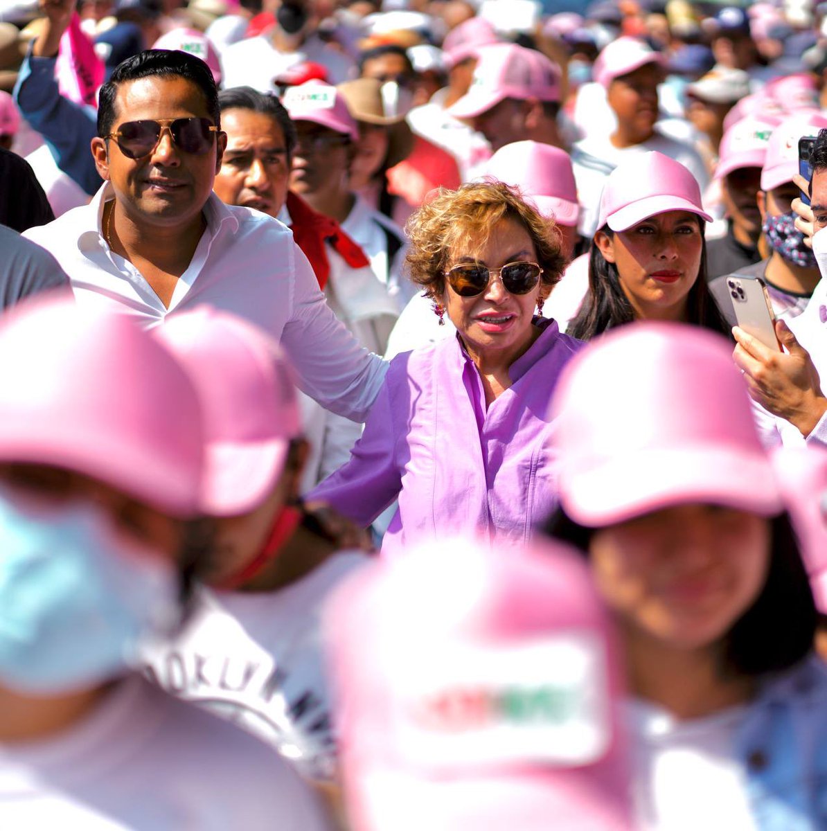 Ya estamos aquí listos para marchar en favor de la autonomía del <a href="/INEMexico/">@INEMexico</a> y con ello al derecho a la democracia y la pluralidad. ¡Ni un paso atrás! #marchaINE #YoDefiendoAlINE #MarchaPorLaDemocracia