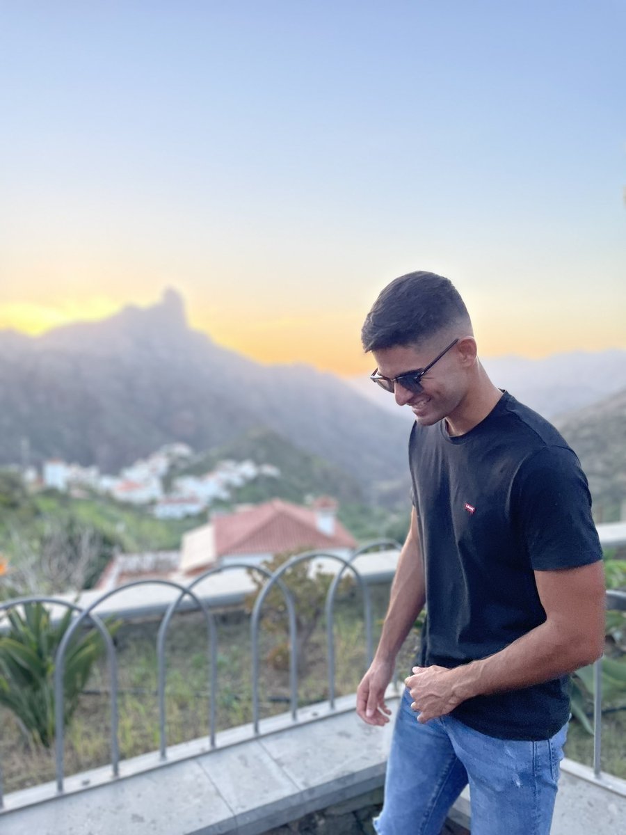 melorr_'s tweet photo. los atardeceres en canarias 🇮🇨🤌… https://t.co/3ZkMjyq4AX