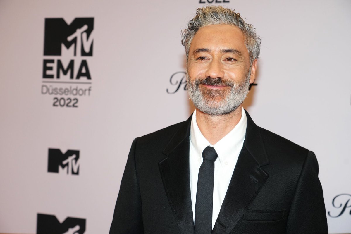 TaikaUpdates's tweet photo. 📸 | @TaikaWaititi on the #MTVEMA red carpet https://t.co/NScVboSnbW