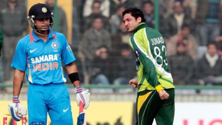 farhan_s7's tweet photo. @b_shorya @babarazam258 Junaid Khan Vs Kohli 
Faced 4 times eachother 
Kohli got out by junaid by 3 times 
Zero Boundary Conceded 
Father Of so called king kohli 🤣🤣 https://t.co/5mf3OEpOMI
