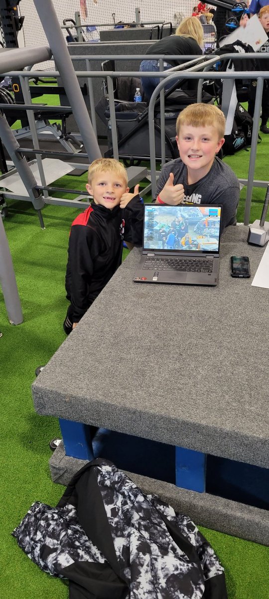 Skip7ss's tweet photo. Good job Iowa compacts!  The boys and I watched from their wrestling meet.  MN Madness showing the Ford 2.3 is still the best derby engine ever built! #blizzardbash https://t.co/8qicjoUgYT
