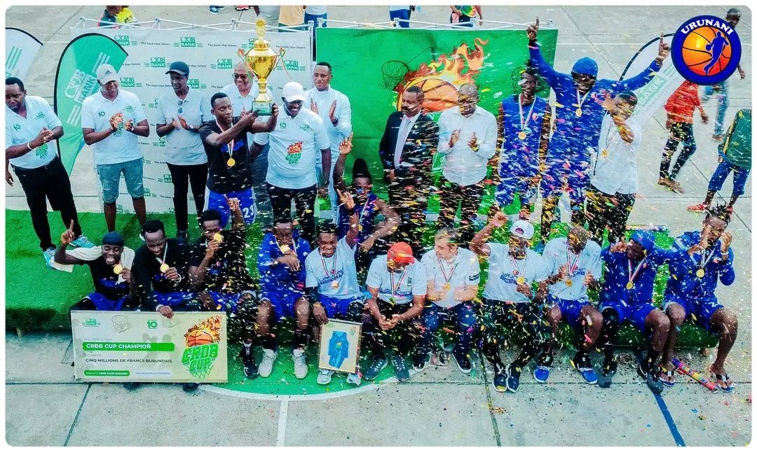 MagazineJimbere's tweet photo. 🏆🏀 @URUNANI_BBC chez les hommes et #LesGazelles chez les dames, remportent ce 13/11/2022 la #CRDBCUP dans un tournoi organisé par la @CRDBbankBurundi en collaboration avec la @FebabuOfficiel, pour célébrer les 10 ans de cette banque au #Burundi https://t.co/xmQbKq20yM https://t.co/8wwHITp4rd