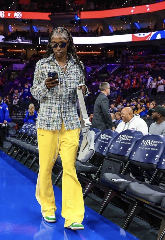 Court-side with it 😎🔥