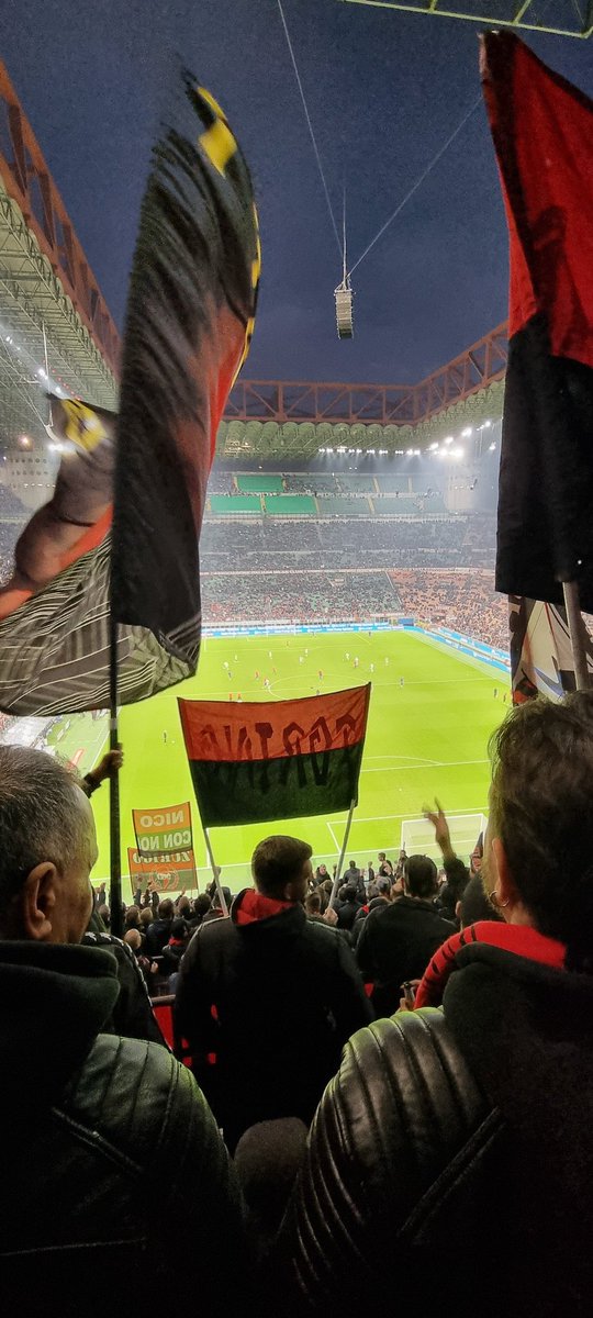 PIGIO63's tweet photo. MVP di #MilanFiorentina
#Pacio e la #Curvasumilano https://t.co/AJqiIsd7xZ