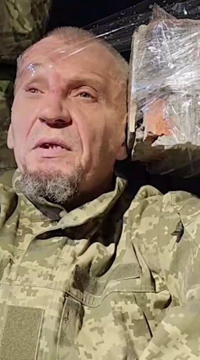 FBourzan's tweet photo. نشرت قناة تليغرام محسوبة على فاغنر مقطع يصور إعدام ليفغيني نوجين مقاتل في فاغنر أسره الاوكران سابقاً.
نوجين تم اعدامه بتهشيم رأسه  بمطرقة كبيرة  
غير واضح كيف وصل نوجين الى فاغنر ، نوجين قال في المقطع أنه تم اختطافه من احد شوارع كييف ، اخرون قالوا أنه تم تبادله /1 https://t.co/7y89MMqOrh