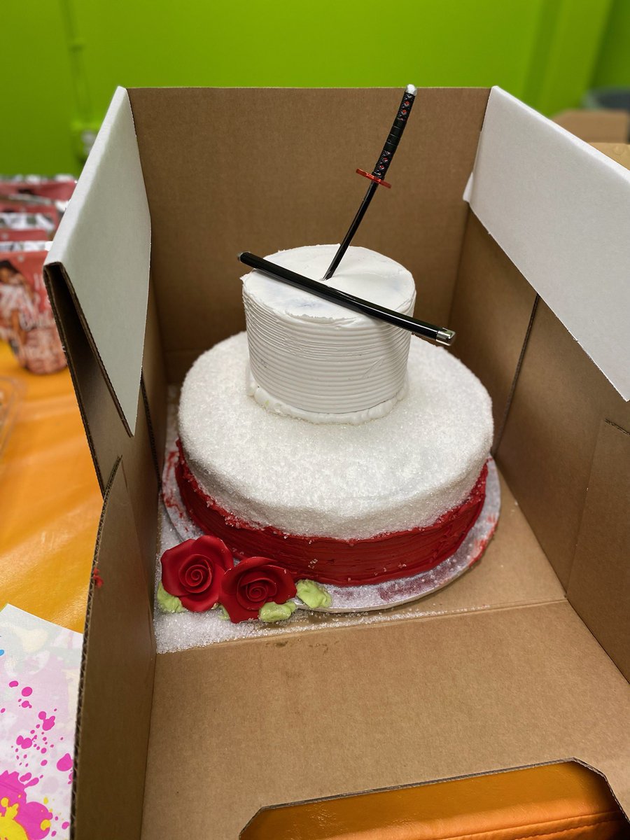 tijyonce's tweet photo. Hi @CoryxKenshin. This is my niece and she decided for her birthday she wanted to have a Cory⚔️Kenshin themed party. This was her #slicethatlikebutton⚔️ cake, inspired by the Samuari chopsticks in her bun. She’s a Scorpio as well, Nov 10th.
I hope you see this🥰❤️#coryxkenshin https://t.co/4aCo2v1Feq