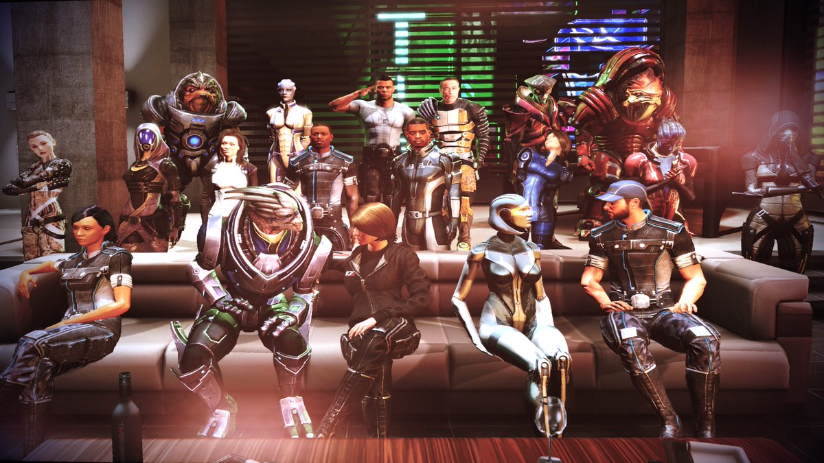 Supernova_Sage's tweet photo. a full party vs. my #ShitRun party lol #MassEffect https://t.co/nZfp92Jdpl