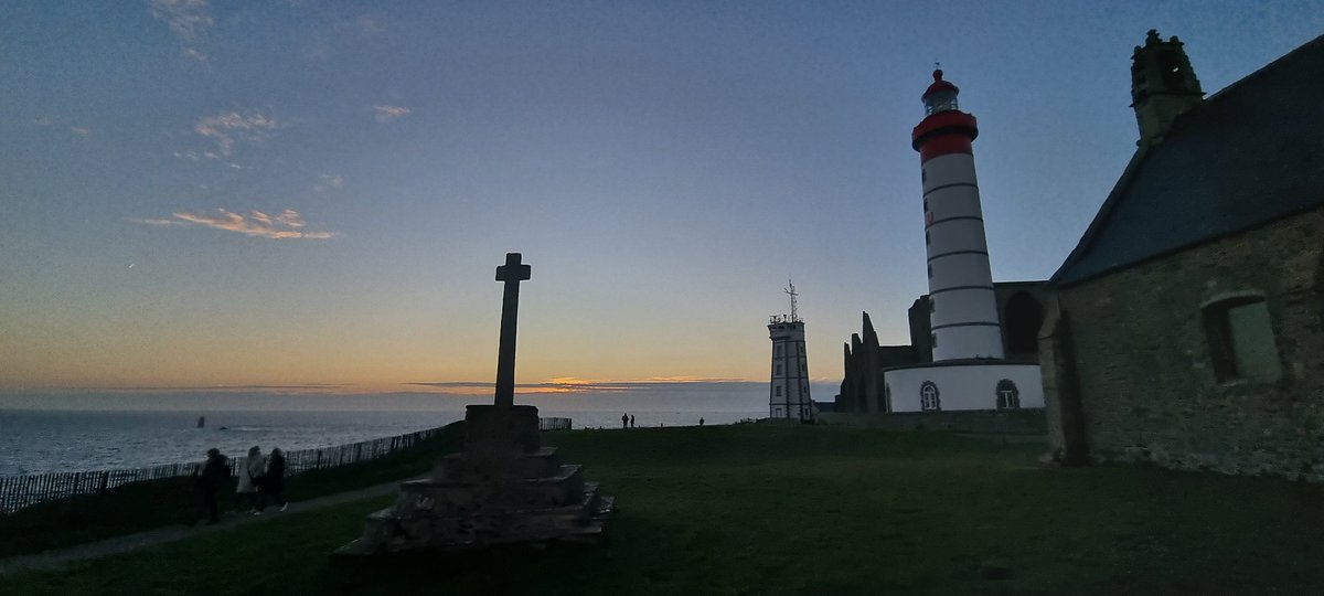 arielSTRABONI's tweet photo. Bonne soirée dominicale
#MaPhotoDeVingtHeure2022
317/365 #SaintMathieu https://t.co/TK00JglKze