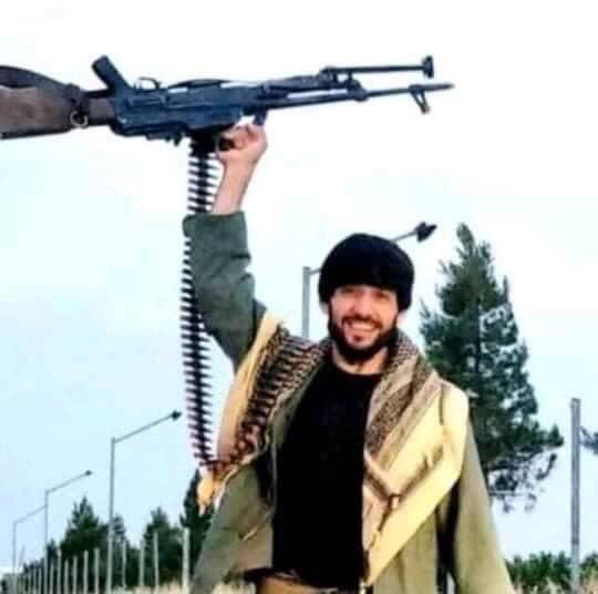 Ramin1996S's tweet photo. مردن به زیر بستر از آئین مرد نیست
بازی با خون خود نمودن شعار ماست...!

شهيد محفوظ نبرد
روحت شاد قهرمان بيدرم https://t.co/l8SJ8CbjlZ