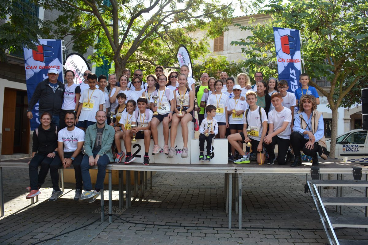 XiscaMora_'s tweet photo. 🏃‍♀️🏃X Mitja Marató i 10 km a #Porreres
Moltes gràcies al Club Atletisme Porreres per l'organització i a @PCPorreres , policia local i a tot el grup de voluntariat per la seva inestimable col.laboració. 
I com no, un agraïment especial per tots els atletes que han participat https://t.co/EVf5Tof0oN