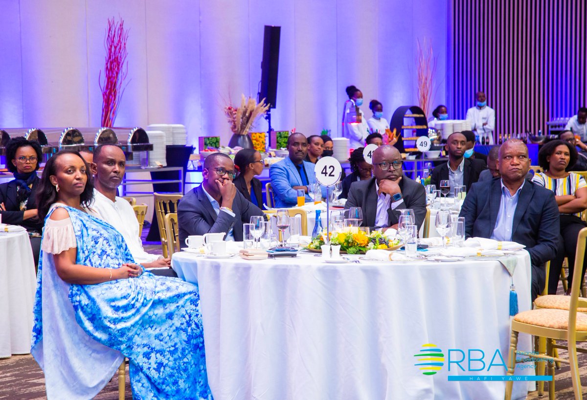 rbarwanda's tweet photo. 📸AMAFOTO📸

Reba uko byari byifashe muri Kigali Convention Centre ku Mugoroba w'Igitaramo w'Ihuriro rya 15 rya @UnityClubRw Intwararumuri. #UnityClub15Forum

➡️ https://t.co/qjKAAO2KJG https://t.co/l6igVnQv4E