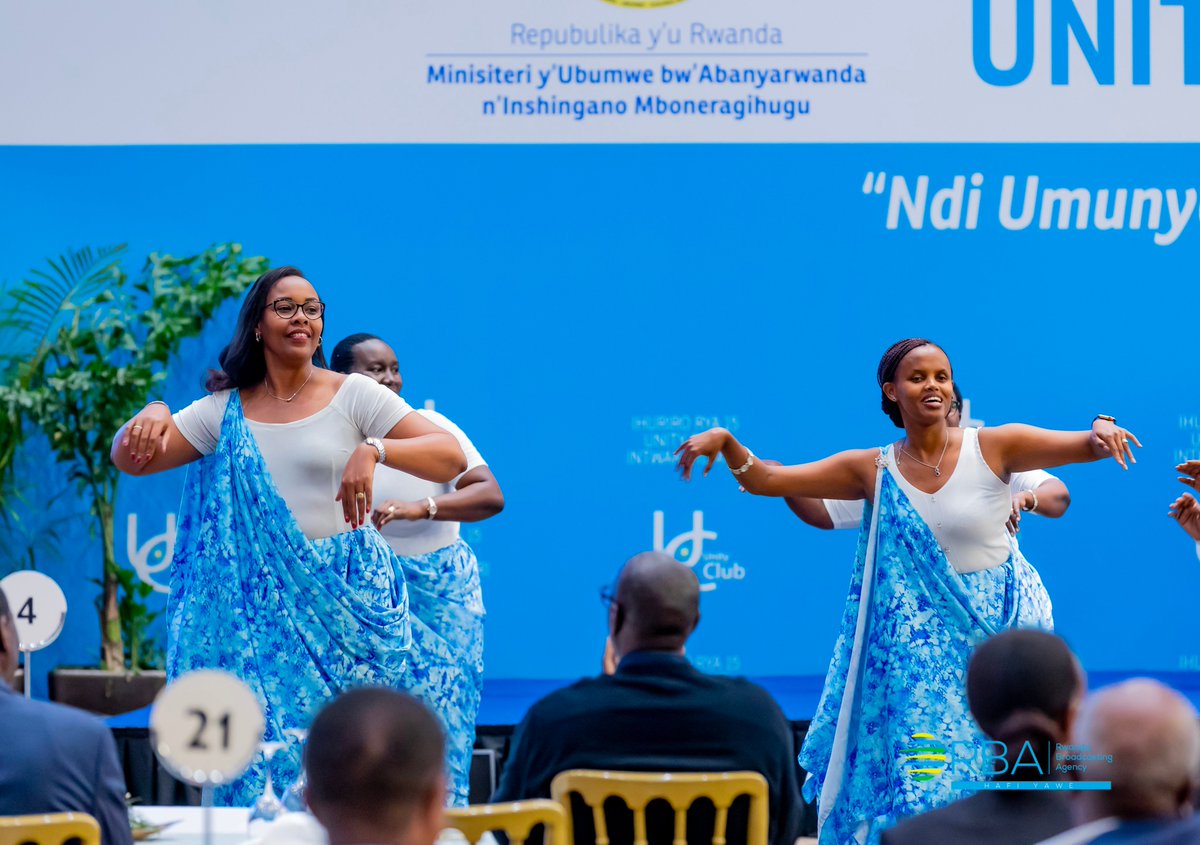 rbarwanda's tweet photo. 📸AMAFOTO📸

Reba uko byari byifashe muri Kigali Convention Centre ku Mugoroba w'Igitaramo w'Ihuriro rya 15 rya @UnityClubRw Intwararumuri. #UnityClub15Forum

➡️ https://t.co/qjKAAO2KJG https://t.co/l6igVnQv4E