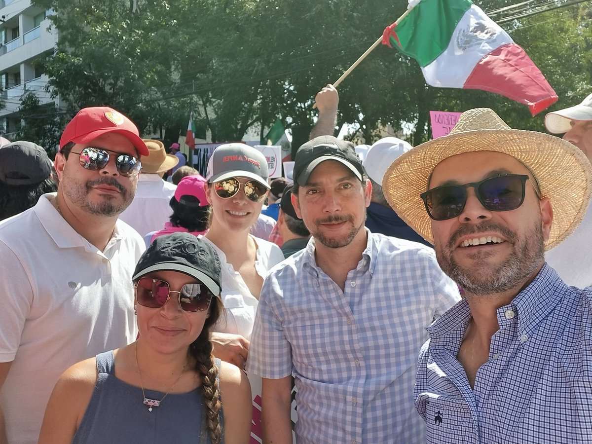 Hoy marchamos en favor de la democracia y de una de las instituciones que la garantiza.

#YoDefiendoAlINE 
#YoDefiendoLaDemocracia 
#AlINENoSeToca