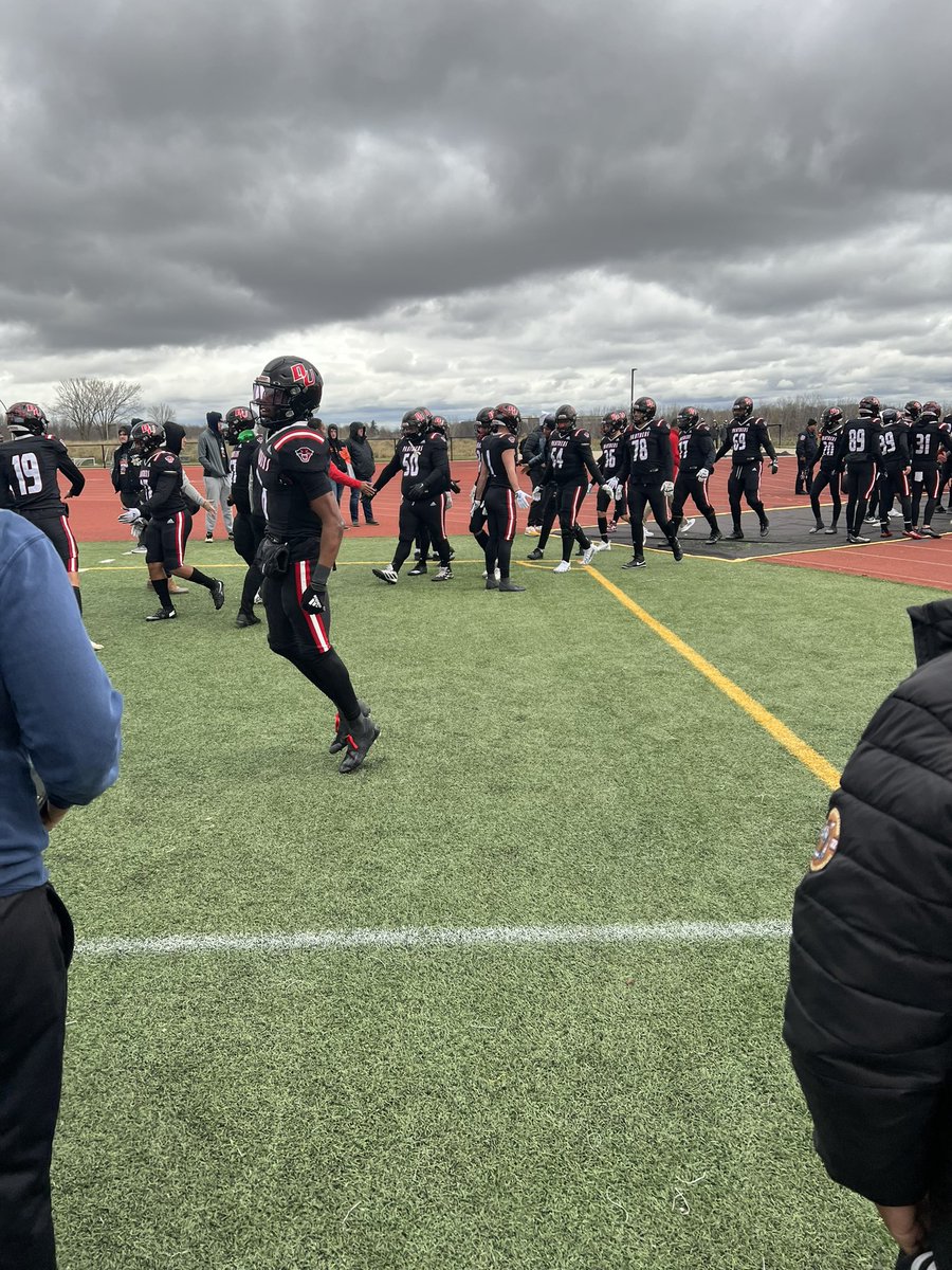 Dristye5's tweet photo. Thank you Davenport for having me come out for a visit 🖤❤️
@DU_Football @CoachHill1 https://t.co/GNwhtRuZwg