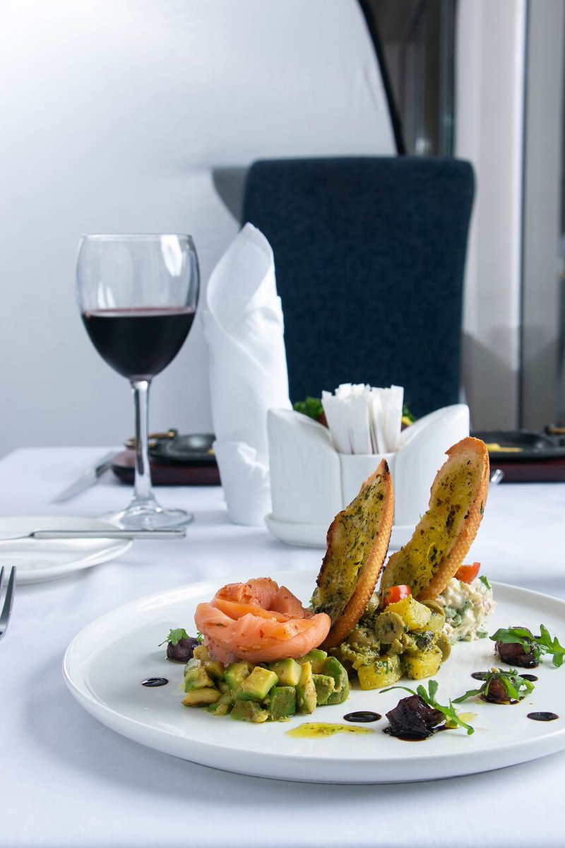 LagosBoyShow's tweet photo. Dis kain small food for good to help man pikin flex on a good Sunday but the price go kee you 😕
Which price don shock you pass for Lagos restaurant?

#lagosboy #lagosboyshow #dining #restaurant #luxury https://t.co/U3pNT03XrV
