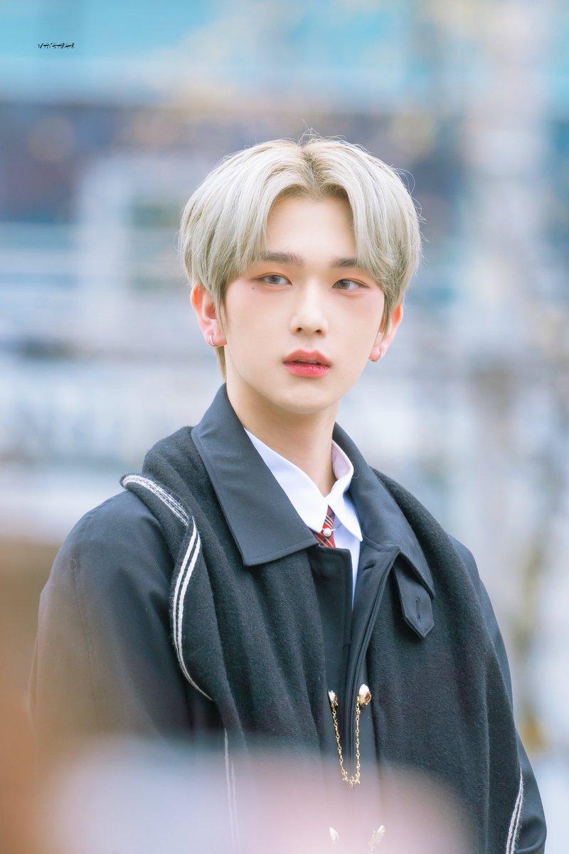 yhakleo's tweet photo. 블러셔가 너무 좋아서 죽고싶어…
물빠진 애쉬짧머에 블러셔 진심 찰떡이야 https://t.co/g4Se1iwqcE