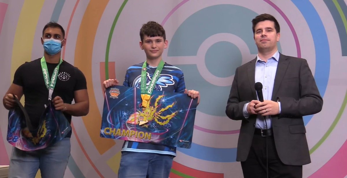 SkyDragonsGami1's tweet photo. We got a champion onboard! Koksiak2400 has won the Warsaw Regional Championships! It was an amazing performance, in which he proved himself in this stacked competition. Huge congratulations! #GoSDG @playpokemon @rk9labs @NYMUUUUUUU @Buubbeli @louthepikachu https://t.co/gA382BtHoO