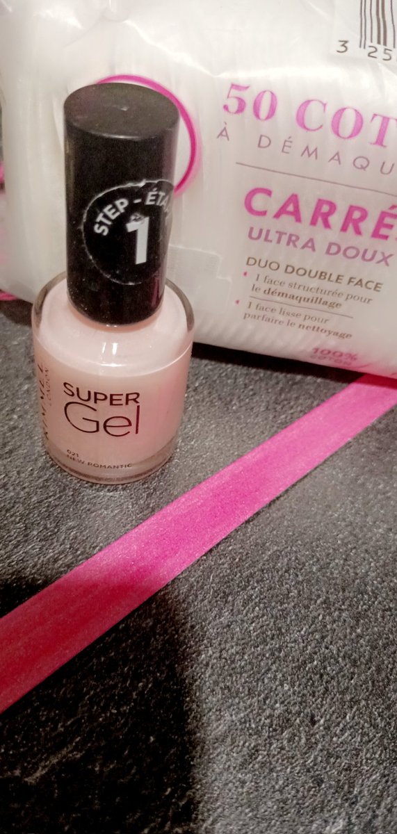 Malauriine's tweet photo. Un petit #moment a #soimeme 💜 #nails #pinknails #goodday #GoodMove https://t.co/9Cy1CzDLt2