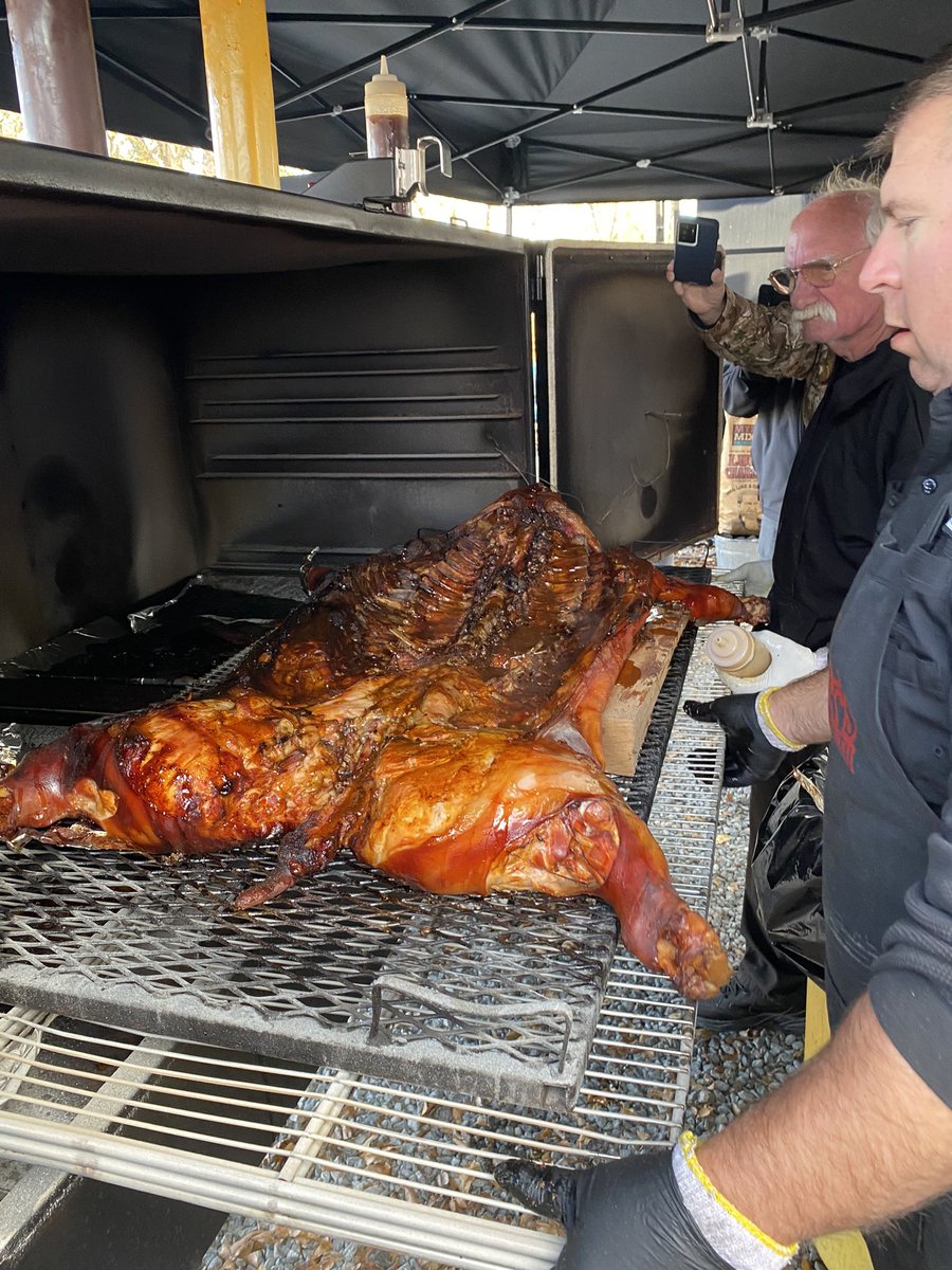 PressureUlcerRN's tweet photo. Day 2 of @Lord_of_Q Myron Mixon BBQ school https://t.co/GUYtgeiJGx