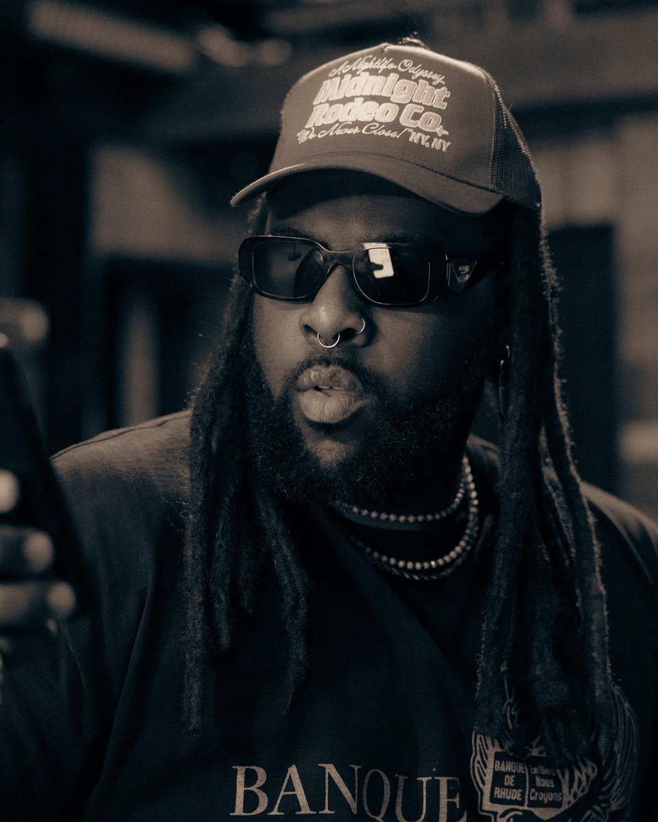 RexxLifeRaj's tweet photo. if you focused on your craft as much as your cellphone you would make a million .. 💎 https://t.co/ILNFIhE8OS