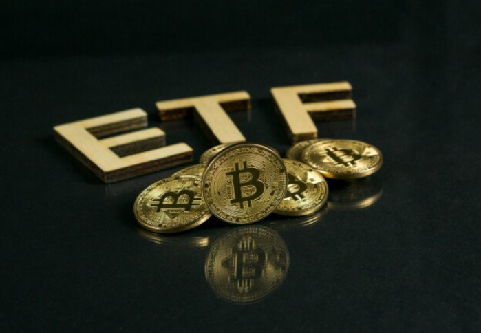 KikuchiPeach's tweet photo. Hong Kong regulators will allow retail investors to use bitcoin and ether ETFs https://t.co/f2bGHylM5m