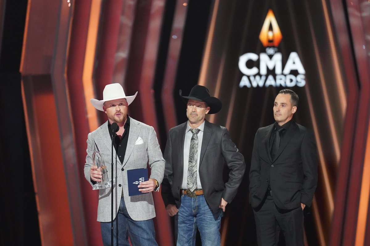 CountryMusic's tweet photo. And the #CMAawards winner is... 🤩

You can (re)watch Country Music's Biggest Night On Demand or stream on @hulu NOW! https://t.co/qLZf5NDkxn