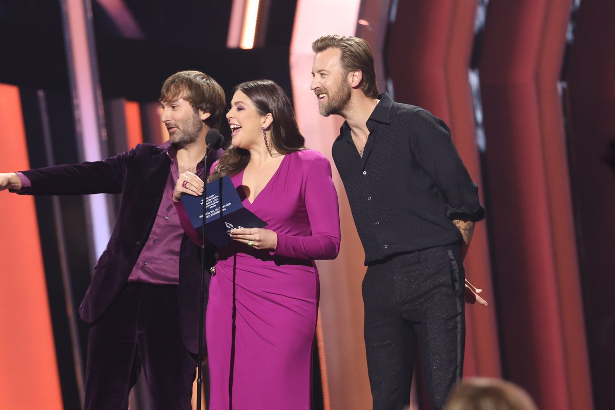 CountryMusic's tweet photo. And the #CMAawards winner is... 🤩

You can (re)watch Country Music's Biggest Night On Demand or stream on @hulu NOW! https://t.co/qLZf5NDkxn
