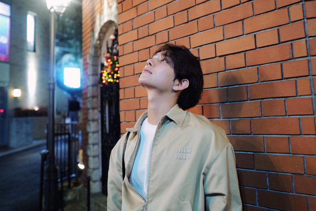 shujithinker's tweet photo. joshu_acoustic in tokyo 🤍 #조슈아 https://t.co/pNrk84oUOY